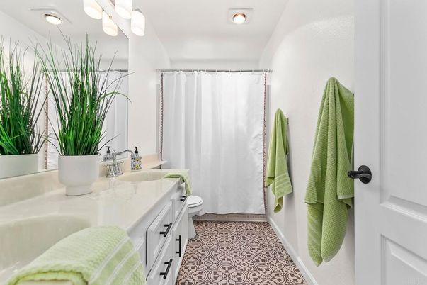 Bathroom, Interior, Recessed Lighting