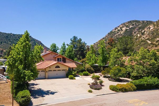 Attached, Exterior, Facade, Mediterranean