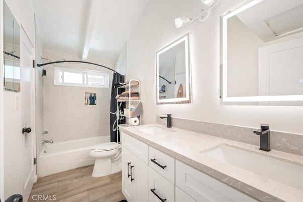 Bathroom, Dual Sink Vanities, Interior, Wood Texture Flooring
