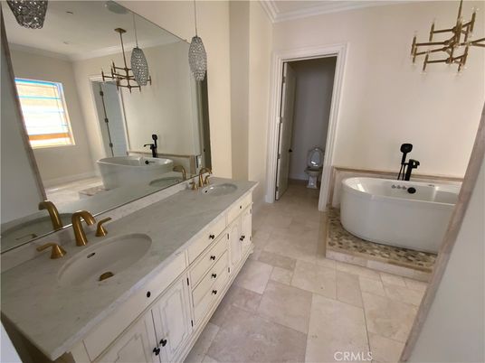 Bathroom, Dual Sink Vanities, Free Standing Baths, Interior, Pendant Lights