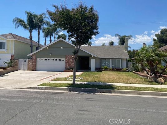 Attached, Exterior, Facade, Ranch