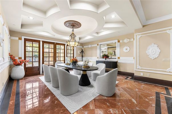 Chandelier, Dining room, Interior, Living room, Pendant Lights, Recessed Lighting