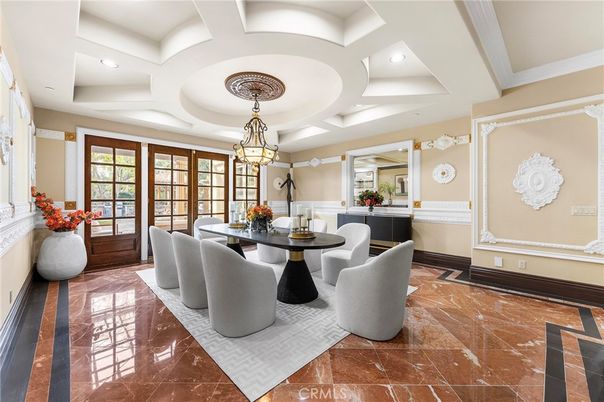 Chandelier, Dining room, Interior, Living room, Pendant Lights, Recessed Lighting