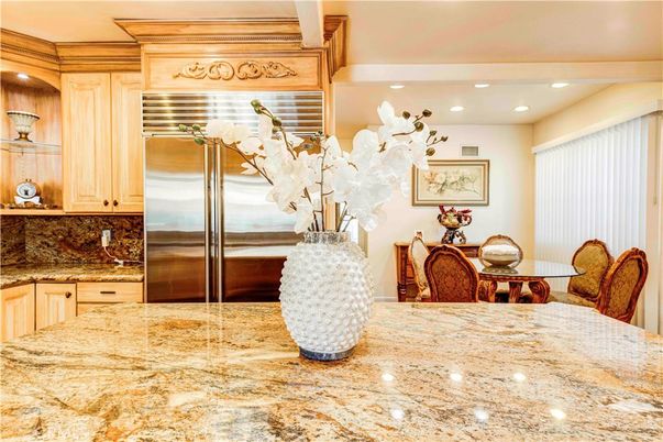 Dining room, Interior, Kitchen, Recessed Lighting, Stainless Steel Appliances