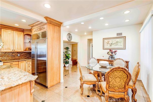 Dining room, Interior, Kitchen, Recessed Lighting, Stainless Steel Appliances