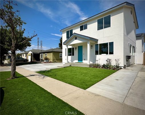Backyard, Exterior, Facade, Modern