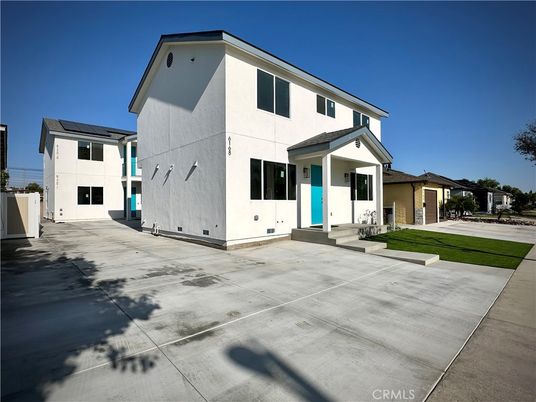 Exterior, Facade, Farmhouse
