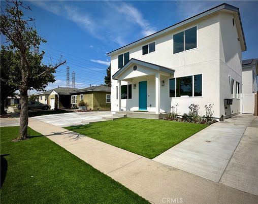 Backyard, Exterior, Facade, Modern
