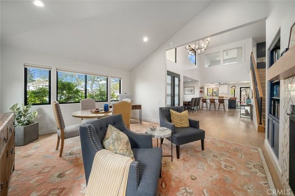 Chandelier, Dining room, Interior, Living room, Recessed Lighting, Wood Texture Flooring