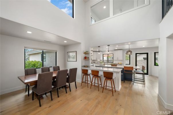 Dining room, Interior, Kitchen, Pendant Lights, Recessed Lighting, Wood Texture Flooring