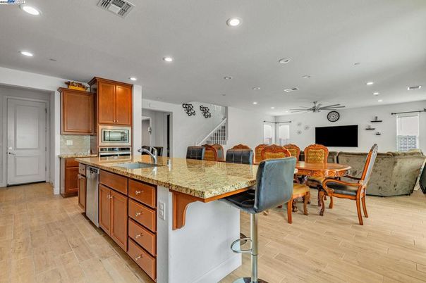 Dining room, Interior, Kitchen, Recessed Lighting, Wood Texture Flooring