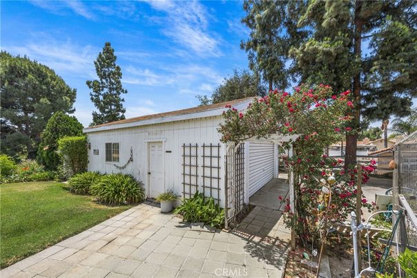 Backyard, Detached Garage, Exterior