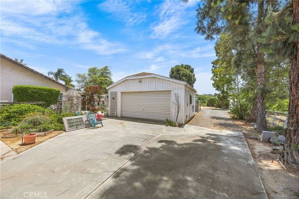 Backyard, Detached Garage, Exterior