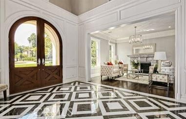 Chandelier, Fireplace, Interior, Recessed Lighting, Wood Texture Flooring