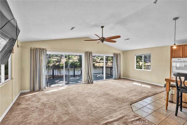 Empty room, Interior, Pendant Lights