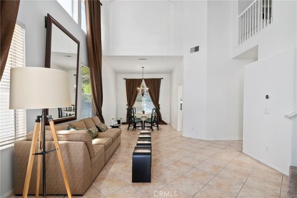 Chandelier, Dining room, Interior, Living room