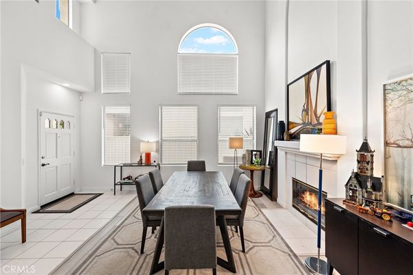 Dining room, Fireplace, Interior