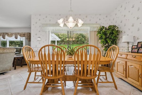 Chandelier, Dining room, Interior