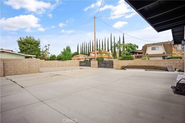 Backyard, Exterior