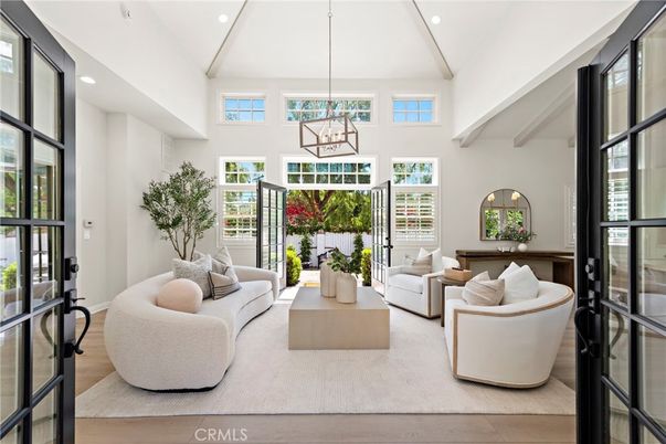 Interior, Living room, Pendant Lights, Recessed Lighting, Wood Texture Flooring