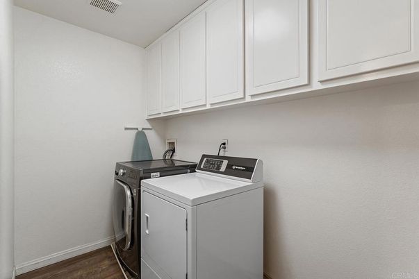 Interior, Washer, Wood Texture Flooring