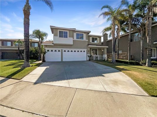 Attached, Exterior, Facade, Mediterranean