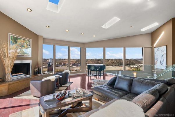 Fireplace, Interior, Living room, Piano, Recessed Lighting