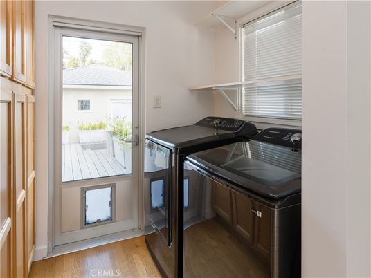 Interior, Washer, Wood Texture Flooring