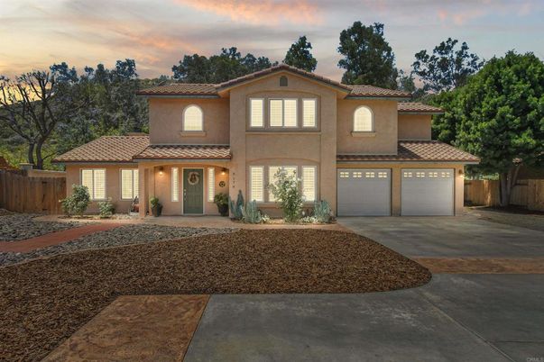 Attached, Exterior, Facade, Mediterranean