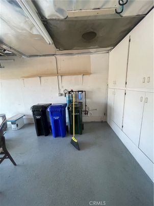 Garage, Interior