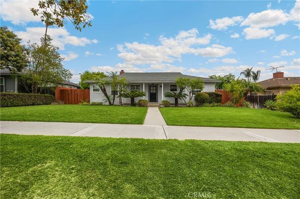 Backyard, Exterior, Facade, Ranch