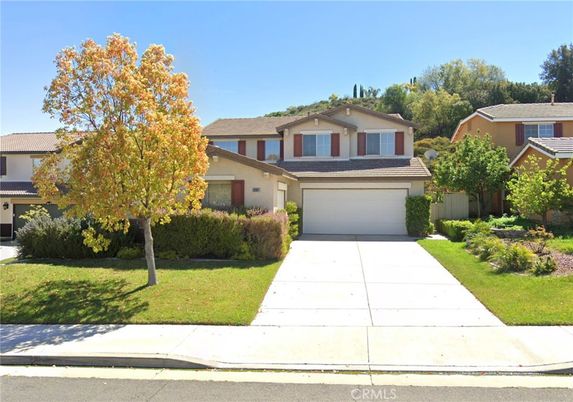 Attached, Exterior, Facade, Mediterranean