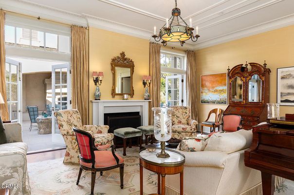 Chandelier, Fireplace, Interior, Living room, Pendant Lights, Piano
