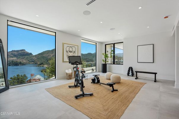 Fitness Equipment, Interior, Recessed Lighting, Water