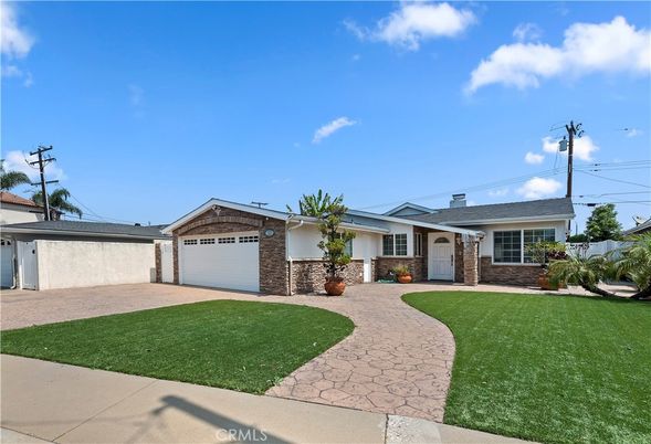 Attached, Backyard, Exterior, Facade, Brick Facade, Ranch