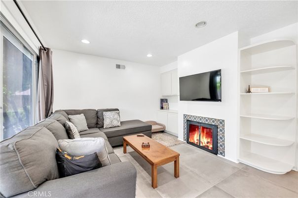 Fireplace, Interior, Living room, Recessed Lighting