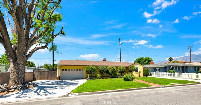 Attached, Exterior, Facade, Ranch