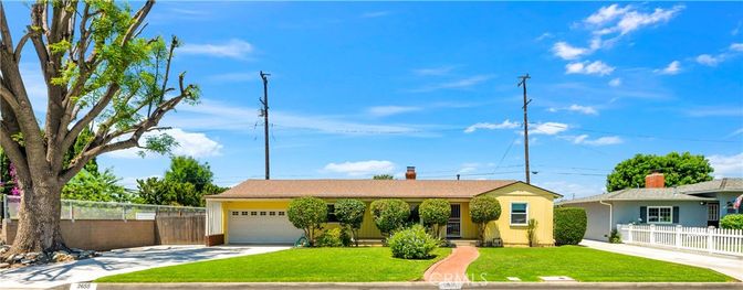 Attached, Exterior, Facade, Ranch