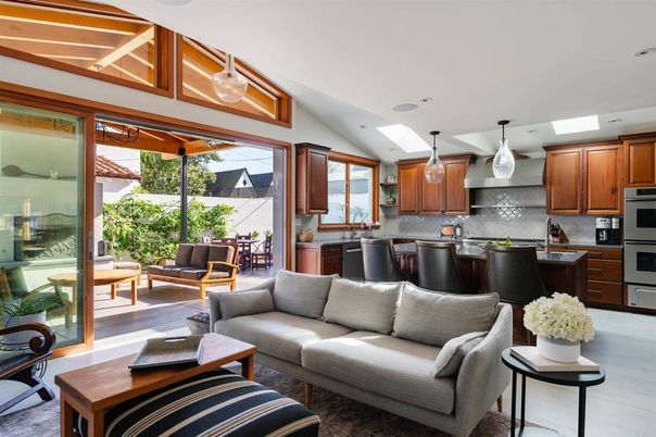 Interior, Kitchen, Living room, Pendant Lights, Recessed Lighting, Stainless Steel Appliances