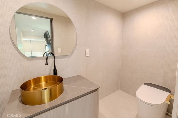 Bathroom, Interior, Recessed Lighting