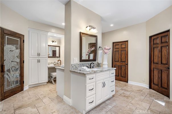 Bathroom, Interior, Recessed Lighting
