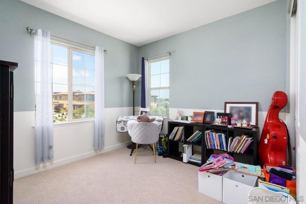 Home Office, Interior