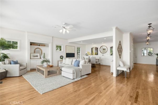 Dining room, Interior, Living room, Pendant Lights, Recessed Lighting, Wood Texture Flooring