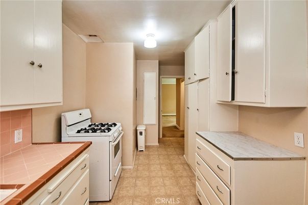 Interior, Kitchen, Tile Countertops, Washer