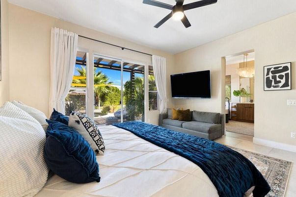 Bedroom, Interior, Pendant Lights
