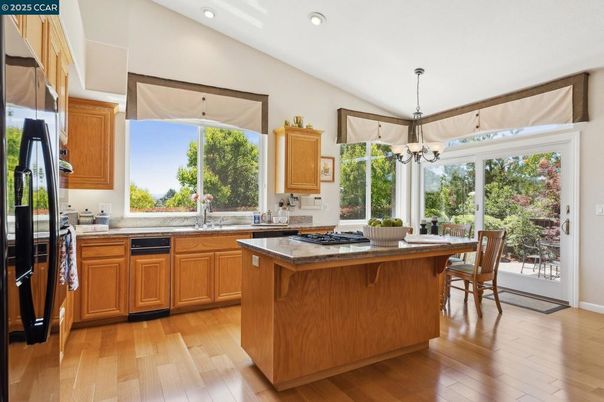 Chandelier, Dining room, Interior, Kitchen, Pendant Lights, Recessed Lighting, Wood Texture Flooring