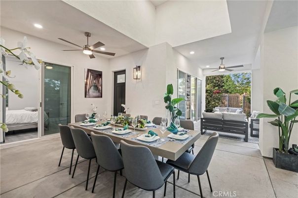 Bedroom, Dining room, Interior, Recessed Lighting