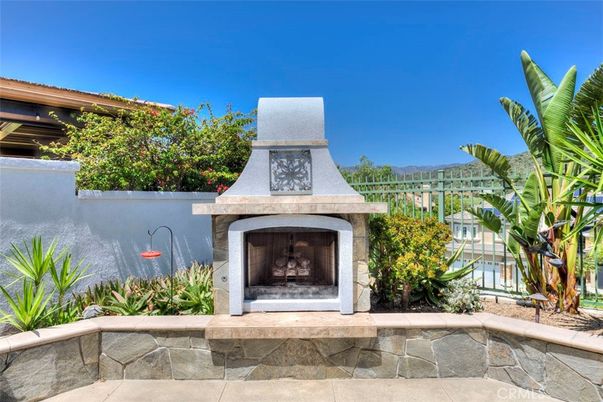 Exterior, Fireplace