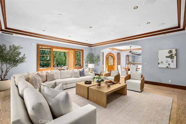 Dining room, Interior, Living room, Pendant Lights, Recessed Lighting, Wood Texture Flooring