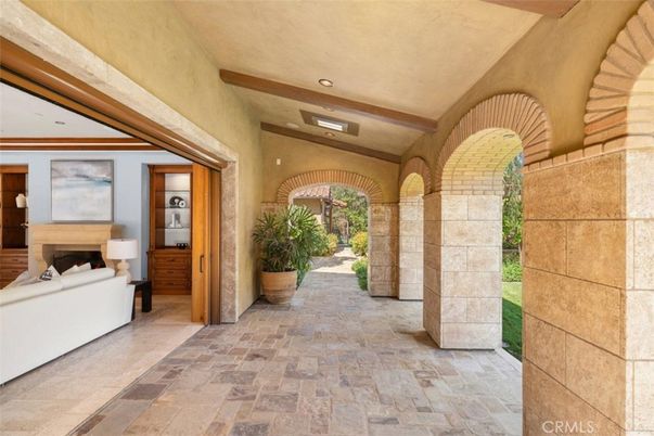 Exterior, Fireplace